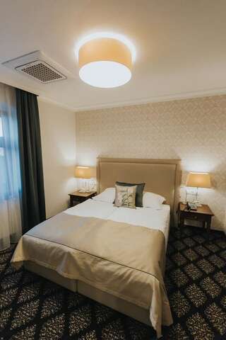 Отель HG Hotel Toszek Двухместный номер с 1 кроватью или 2 отдельными кроватями-3